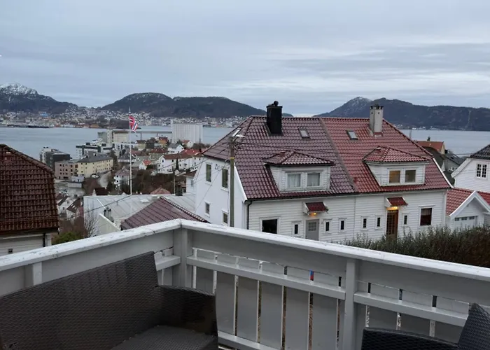 Cozy With Short Distance To The Center Appartement Bergen